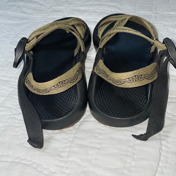Chaco Men\'s Z/2 Classic Sandals in Tri Boa size 9